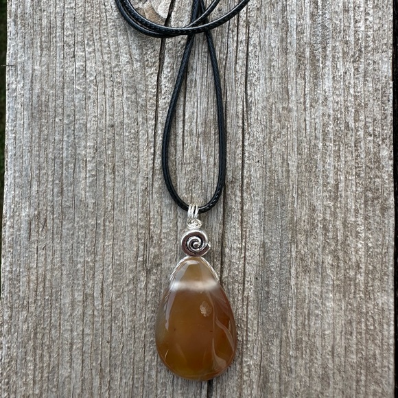 Condor Agate for Wealth, Abundance and Uncovering Hidden Talents - Picture 2 of 6